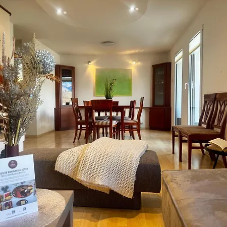 Hébergement de vacances With Views On Alps *